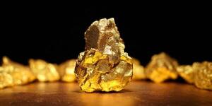 El oro retrocede m谩s del 2% y la onza baja de 3.200 d贸lares
