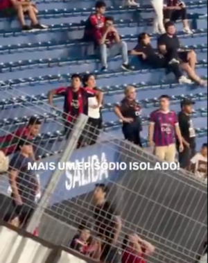 Versus / Cerro Porteño identificó y castigó a dos hinchas por actos de racismo contra Palmeiras