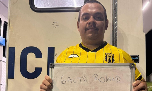 Provocación en la tribuna: paraguayo rompe pesos argentinos y termina preso - OviedoPress
