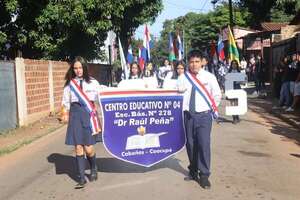 Ofrecieron un acto y desfile estudiantil por los 99 Años de la Escuela Dr. Raúl Peña de Cabañas - Nacionales - ABC Color