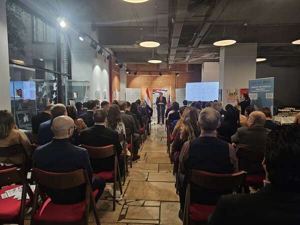 Inauguran en Rusia un monolito en honor a José Asunción Flores - Nacionales - ABC Color