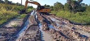 Pobladores se suman a ganaderos en tarea de reparar caminos en el Alto Paraguay - Noticias del Chaco - ABC Color