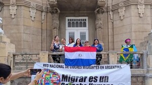 Paraguayos en Argentina ya no tendrán salud y educación gratuita
