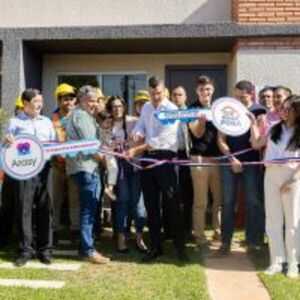 El Presidente Peña inauguró una nueva etapa de Che Róga Porã con entrega de viviendas en Luque :: Presidencia de la República del Paraguay