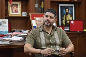 Contralor铆a pide intervenci贸n de las municipalidades de Asunci贸n y CDE por irregularidades
