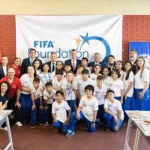 Fútbol y tecnología en las aulas: Gobierno y FIFA presentan programa para más de 30.000 estudiantes :: Presidencia de la República del Paraguay