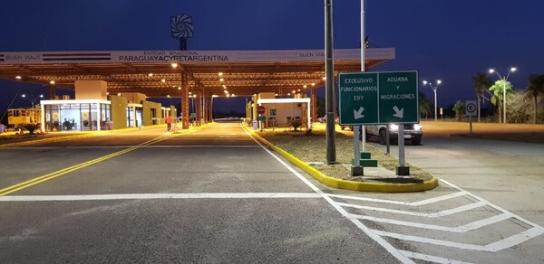 Milei anunció nuevas medidas migratorias para extranjeros - trece