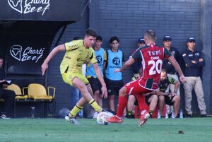 Versus / Recoleta ya lo tenía en el bolsillo pero Tembetary zafó con un golazo