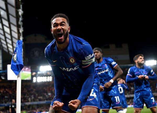 Versus / Chelsea derrota al Manchester United y se mantiene en el Top 5 de la Premier
