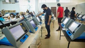 TSJE continuará con compra de máquinas de votación, pese a cuestionamientos de senadores