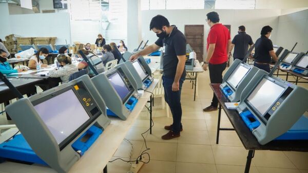 TSJE continuará con compra de máquinas de votación, pese a cuestionamientos de senadores