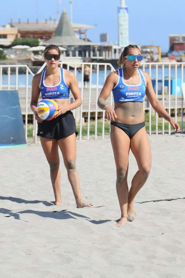 Vóley playa: Paraguayas, encaminadas a octavos de final del Sudamericano - Polideportivo - ABC Color