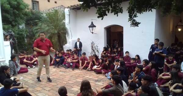La Nación / Ofrecen visitas guiadas para estudiantes por la Casa Independencia