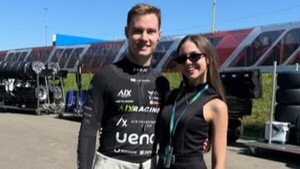 (VIDEO) ¡Mañami! ¡La chuli de Joshua Duerksen viajó a apoyar a su chuli en la carrera de hoy!
