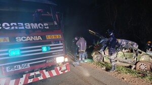 Violento choque entre camión y vehículo de plataforma deja una joven fallecida en Villeta