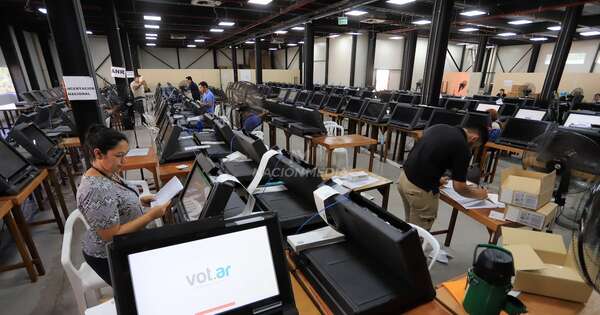 La Nación / Sin direccionamientos ni favoritismos, afirma el TSJE sobre licitación de máquinas de votación
