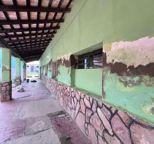 Escuela de Ypacaraí en estado crítico: padres claman ayuda y organización juvenil responde  - Nacionales - ABC Color