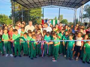Habilitan polideportivo en escuela de San Pedro de Ycuamandyyú - Nacionales - ABC Color