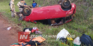 AUTOMÓVIL CON SIETE OCUPANTES VOLCÓ EN NARANJITO