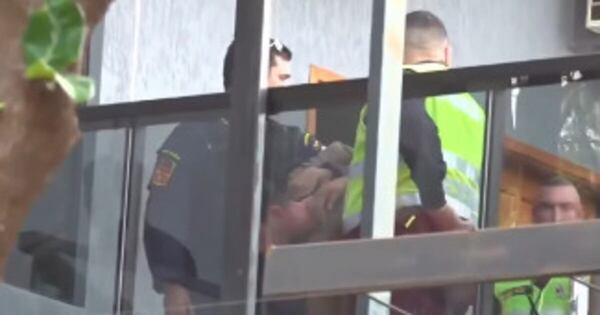 La Nación / Joven tomó de rehén a dos estudiantes de medicina en Ciudad del Este