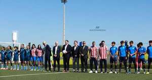 La Nación / FIFA Arena dio a luz su primera cancha en Paraguay