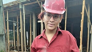Jenniffer, de huérfana se hizo albañil y sueña con levantar su propia casa