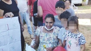 Sobrevivió a ataque machista y le dieron emotiva bienvenida