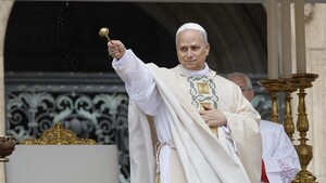 León XIV emprende su pontificado con un llamamiento a la paz en el mundo y a la unidad