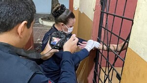 ¿Juego de la ruleta rusa? Joven queda herido en extrañas circunstancias y hay seis detenidos en Villa Elisa