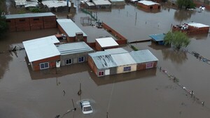Hay desaparecidos y casi 3.000 evacuados por inundaciones en Argentina