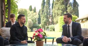 La Nación / Zelenski habló con Vance en Roma sobre próxima llamada Trump-Putin