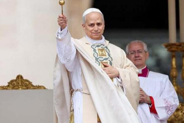 El Papa León comienza su pontificado pidiendo una ‘Iglesia unida’ en un mundo herido
