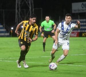 Guaraní cae ante Ameliano y ve pasar otra oportunidad de acercarse al líder - Fútbol - ABC Color