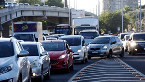 Más de 260.000 viajes en horas pico colapsan red vial de capital, según estudio
