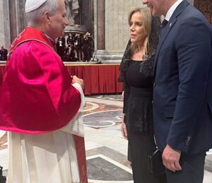 Peña  participó de misa de entronización del Papa León XIV