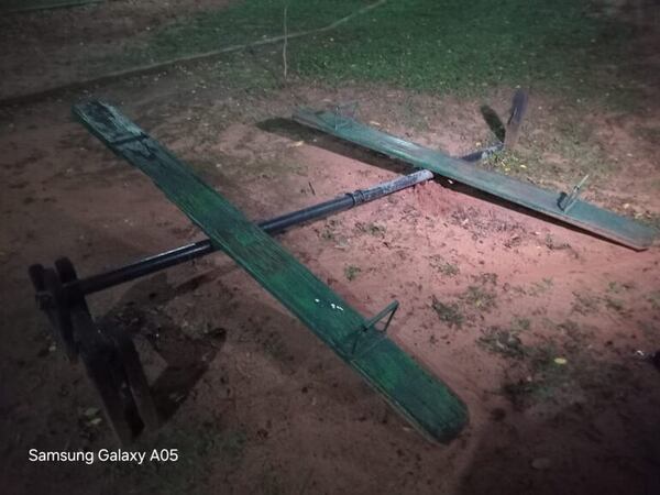 A metros de la Municipalidad de Asunción, plazoleta se encuentra abandonada - Nacionales - ABC Color