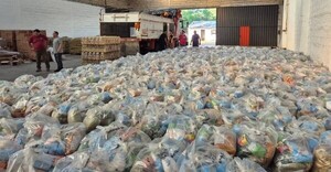 Suman 600.000 kilos de alimentos enviados por el Gobierno para asistir a 25.500 familias del Chaco - .::Agencia IP::.