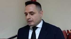 Imputan a funcionario de la Fiscalía por falsificar firma de Fiscal y usurpar su correo  - El Observador
