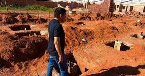 Diario HOY | Verifican construcción de 18 viviendas de Che Róga Porã en Luque