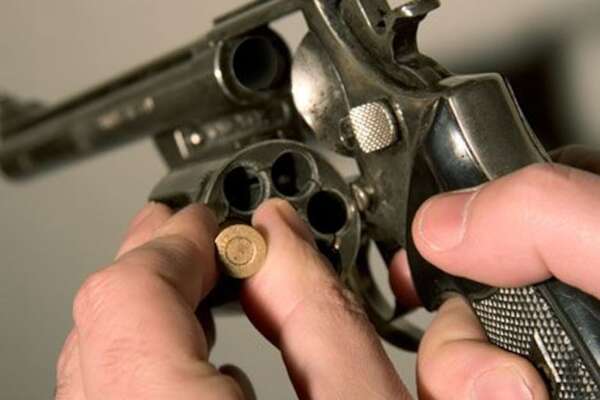 Joven resultó herido tras “jugar a la ruleta rusa”  - Policiales - ABC Color