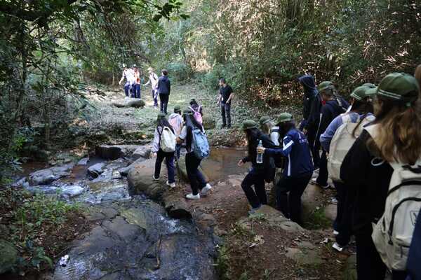 Estudiantes vivieron jornada ambiental en entorno natural del arroyo Ju’i Rupa - ADN Digital