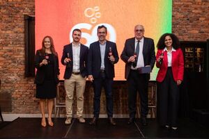 Coca-Cola Paresa cumple 60 a帽os y refuerza su compromiso con Paraguay