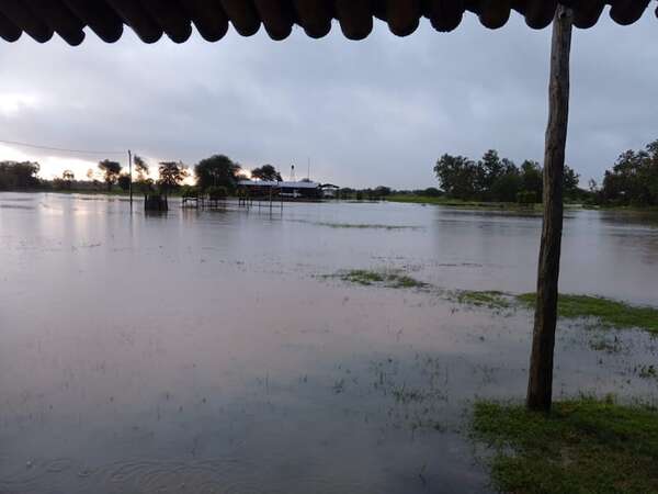 Lluvias de grandes proporciones paralizan trabajos de reparación de caminos que realizan ganaderos - Noticias del Chaco - ABC Color