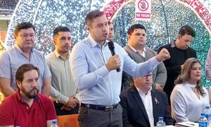 Con mentiras repetidas ante su caterva de hurreros, Prieto no responde los cuestionamientos de la Contraloría