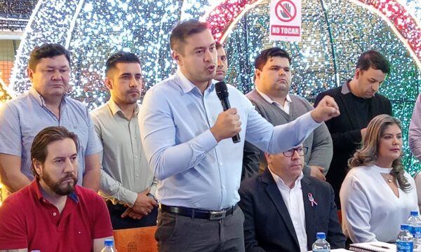 Con mentiras repetidas ante su caterva de hurreros, Prieto no responde los cuestionamientos de la Contraloría