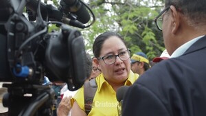 Detienen a defensora de derechos humanos, Ruth López, en El Salvador acusada de peculado