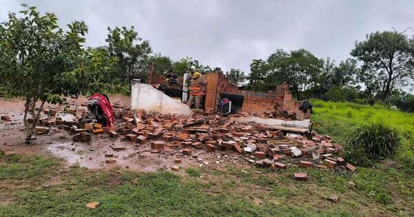 La Nación / Viviendas destechadas y destrucción de plantaciones dejó a su paso el temporal en Paraguarí