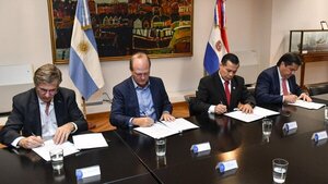 Tras impasse, firman acuerdo operativo de Yacyretá con tarifa de USD 28 MWh