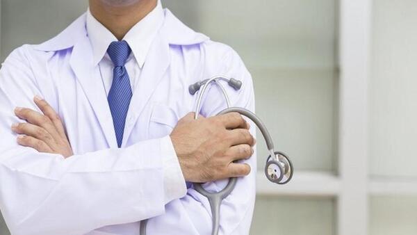 Solo la mitad de las carreras de Medicina están acreditadas: alertan sobre deterioro de la formación
