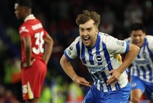 Versus / Con Diego Gómez, el Brighton derrota al campeón Liverpool con una gran remontada